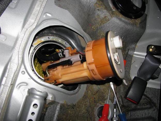 Замена топливного фильтра на автомобиле Hyundai Tucson